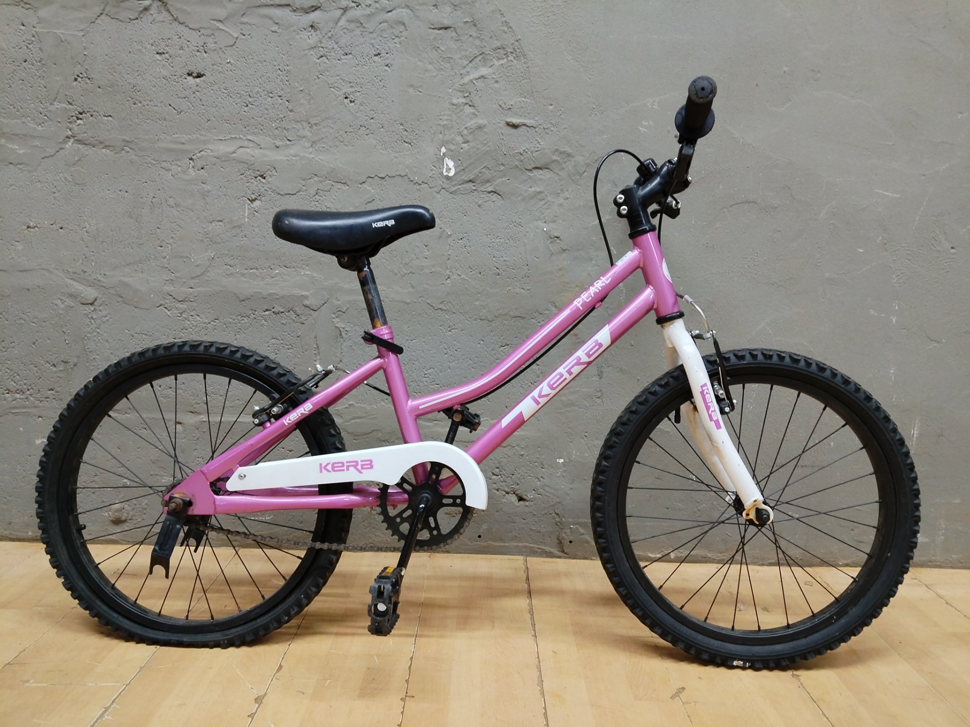 Pink KERB children’s bicycle – single-speed kids bike, chain guard, complete original