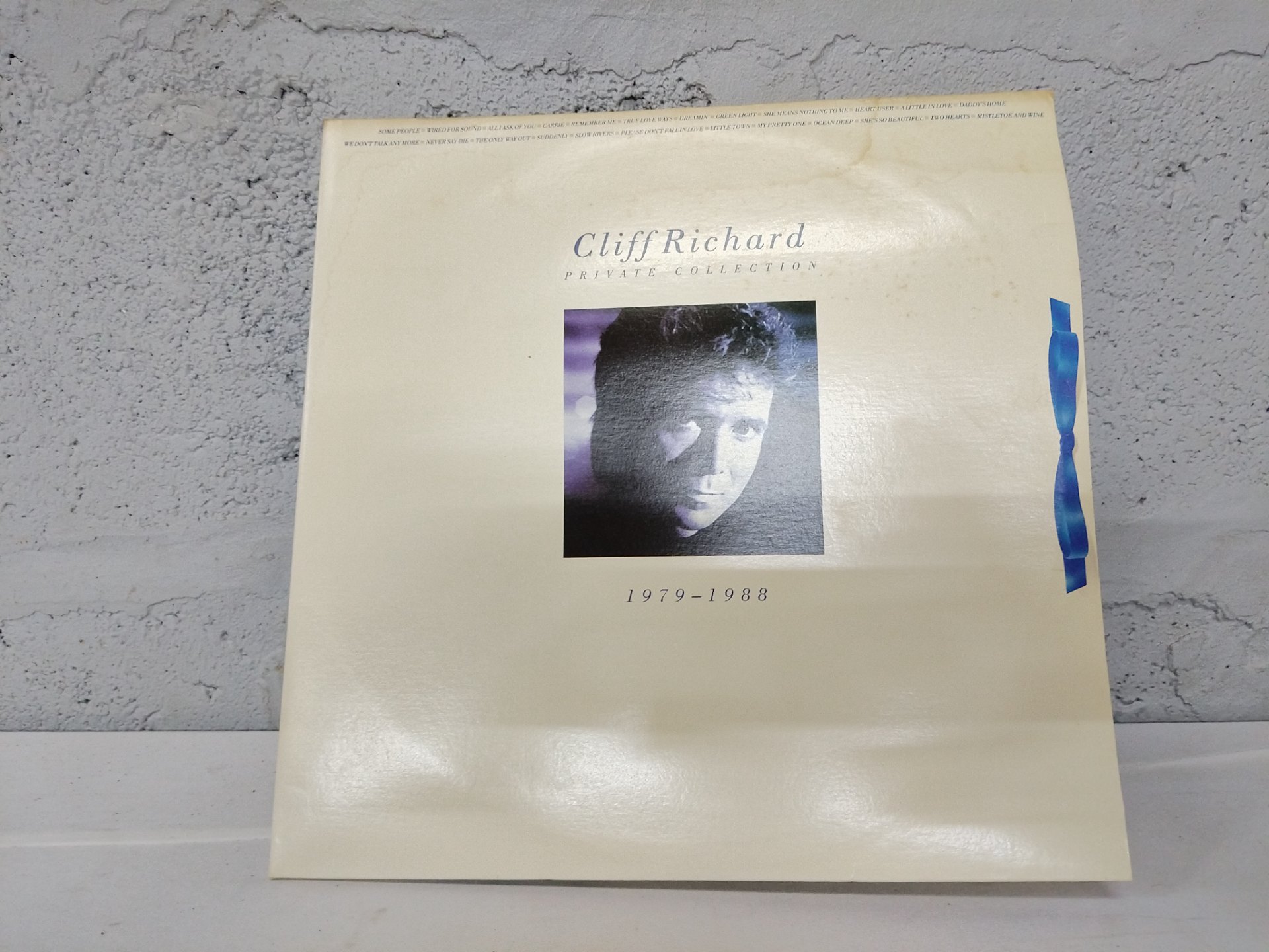 Cliff Richard — Private Collection 1979–1988 (Gatefold LP set) — 2 LPs + inserts; sleeve with creases & water staining