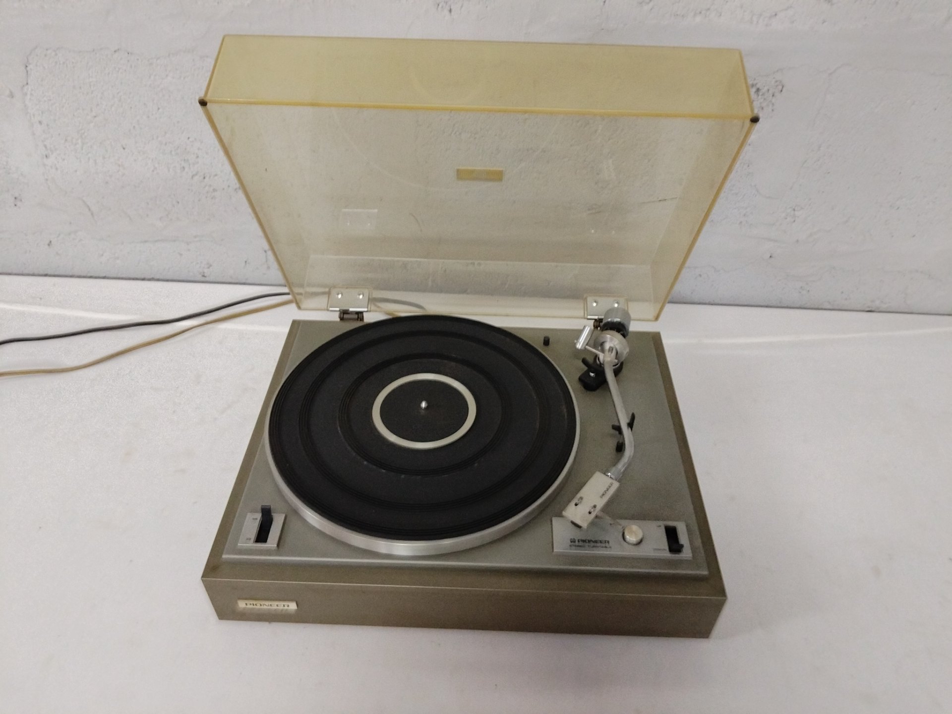 Pioneer RONDO-2000 vintage stereo turntable — tested working, cartridge & cables included