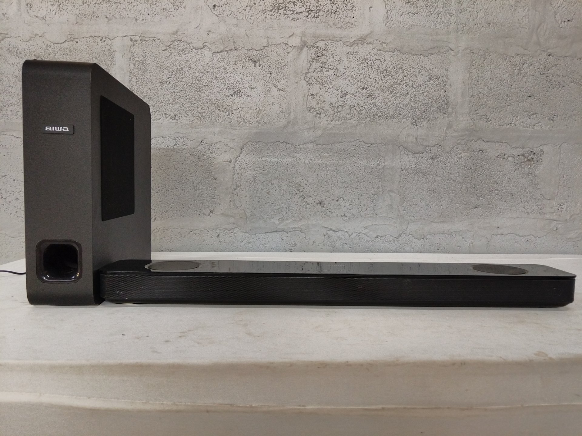 Aiwa ASB-125WL 2.1 Soundbar with Powered Subwoofer — remote & adapter, working