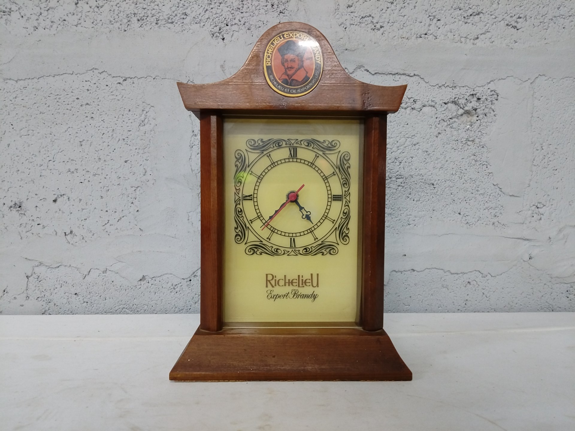 Richelieu Export Brandy wooden promotional mantel/wall clock — printed dial, quartz movement (working)