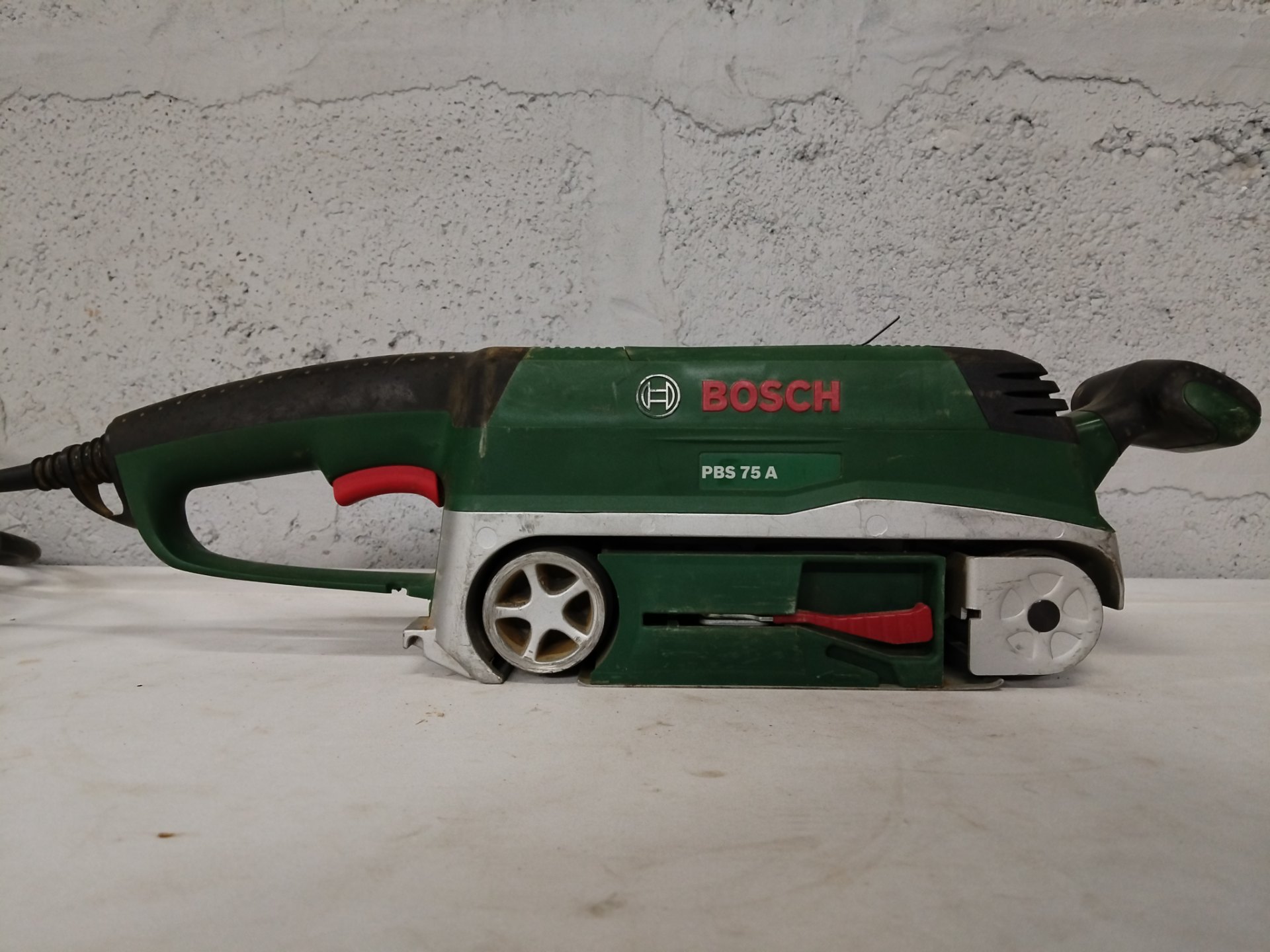 Bosch PBS 75 A 710W belt sander – tested working, dust bag & cable, cosmetic damage