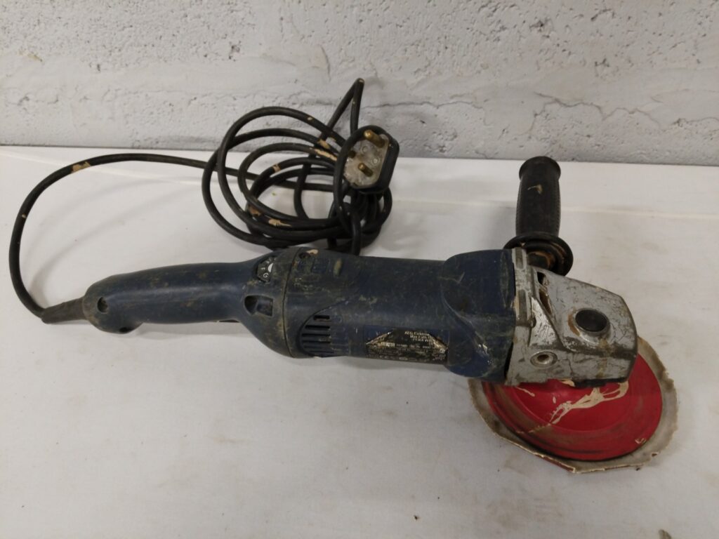 AEG corded disc/random-orbit sander – used, warehouse-tested working, heavy cosmetic wear