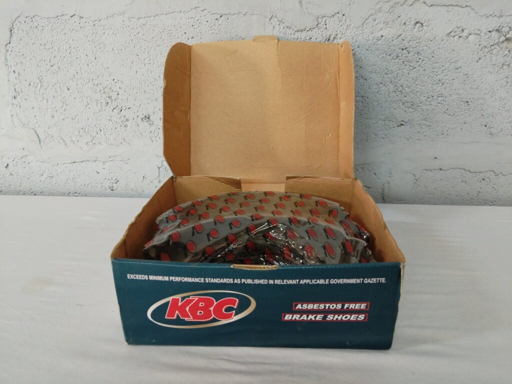KBC Brake Shoes — boxed set of 4 (new in packaging) — plastic wrap split, box worn — fitment ‘550’ disclosed