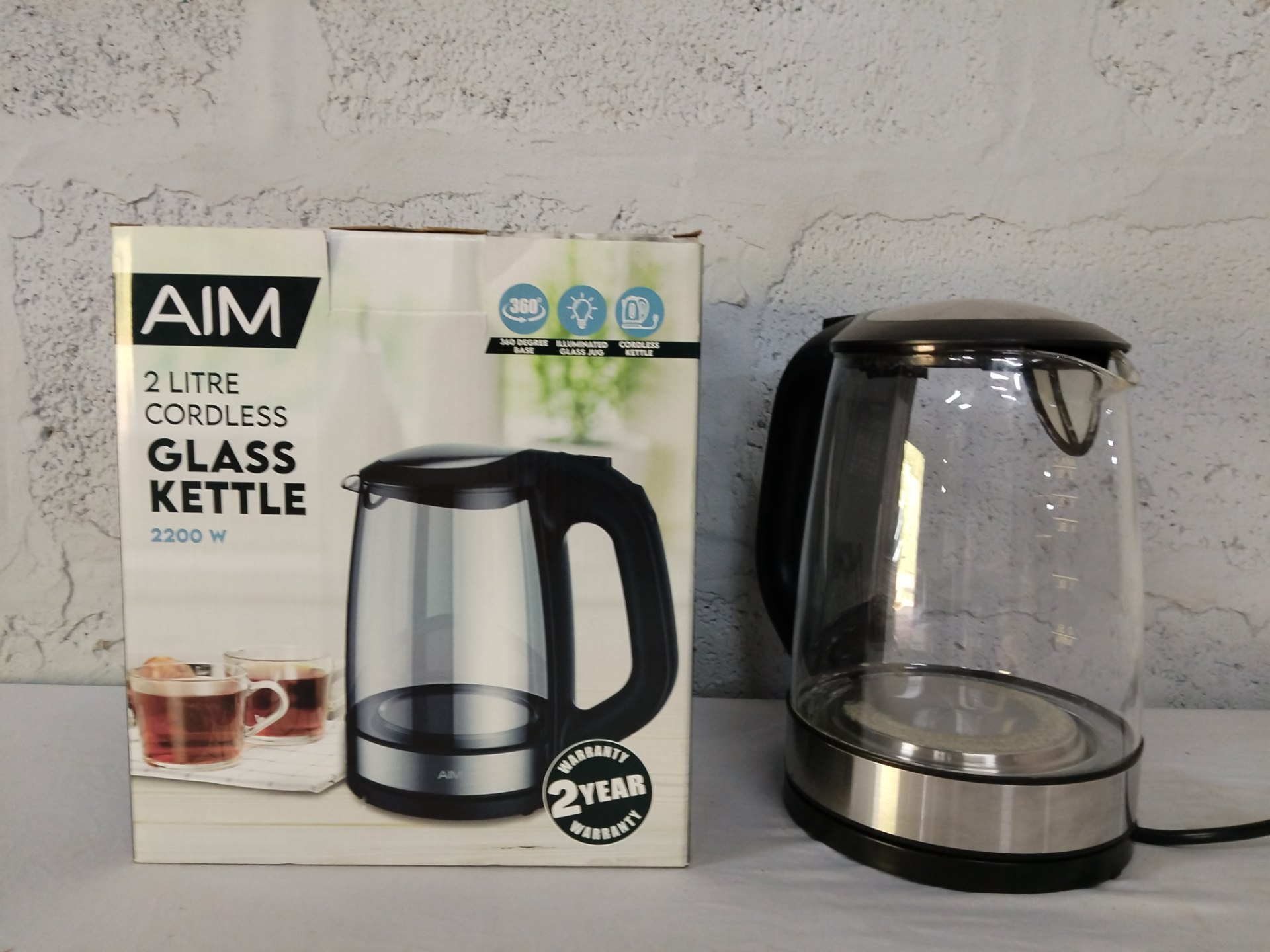 AIM 2 Litre 2200W Cordless Glass Kettle with 360° Base (Used, Light Limescale)