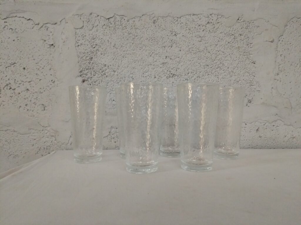 Set of 6 Textured Clear Glass Tumblers – Matching drinking glasses, good condition