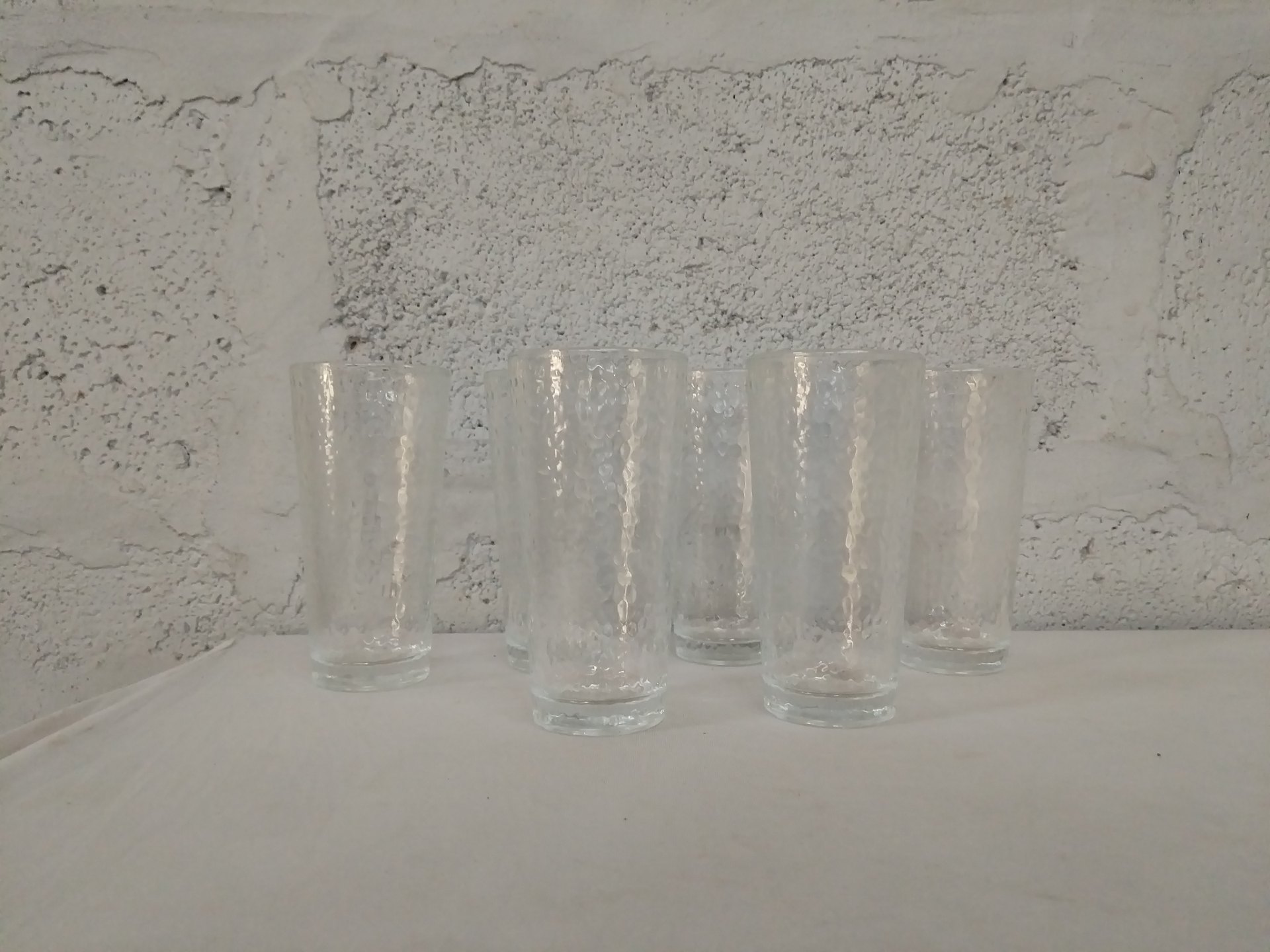 Set of 6 Textured Clear Glass Tumblers – Matching drinking glasses, good condition