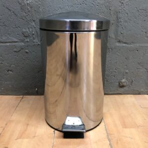 Small Stainless‑Steel Pedal Bin with Removable Inner Bucket — 40 × 24 cm, Used