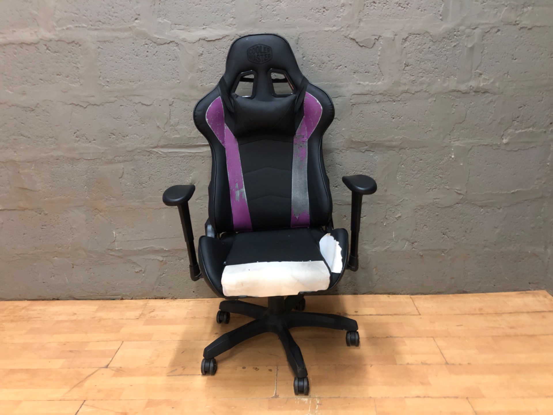 Cooler Master gaming/office chair — adjustable, mechanically tested, heavy upholstery damage