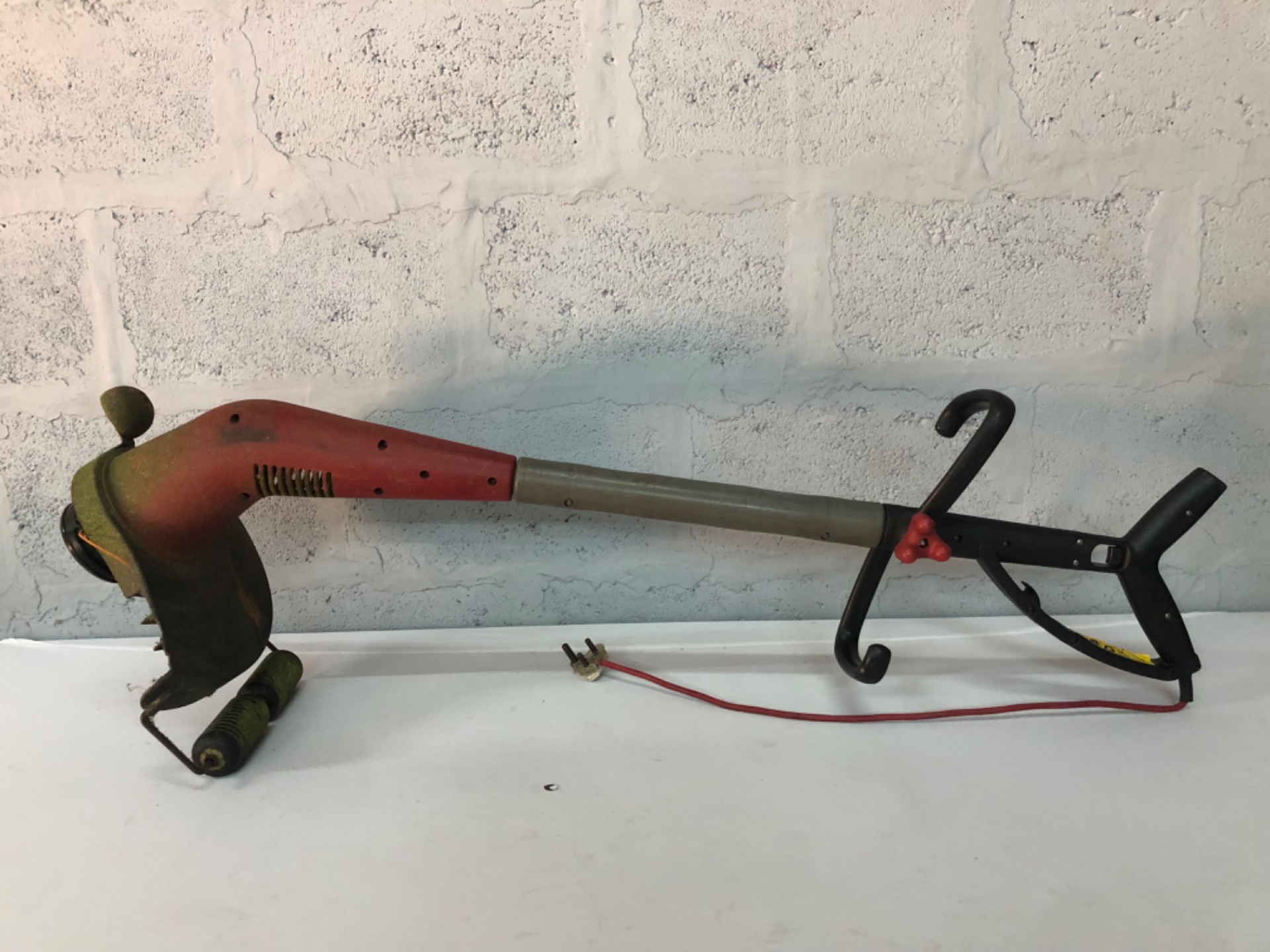 Corded Electric Grass Trimmer / Strimmer — Fitted Orange Spool, Power Cable & Plug, Heavily Soiled, Working with Faults