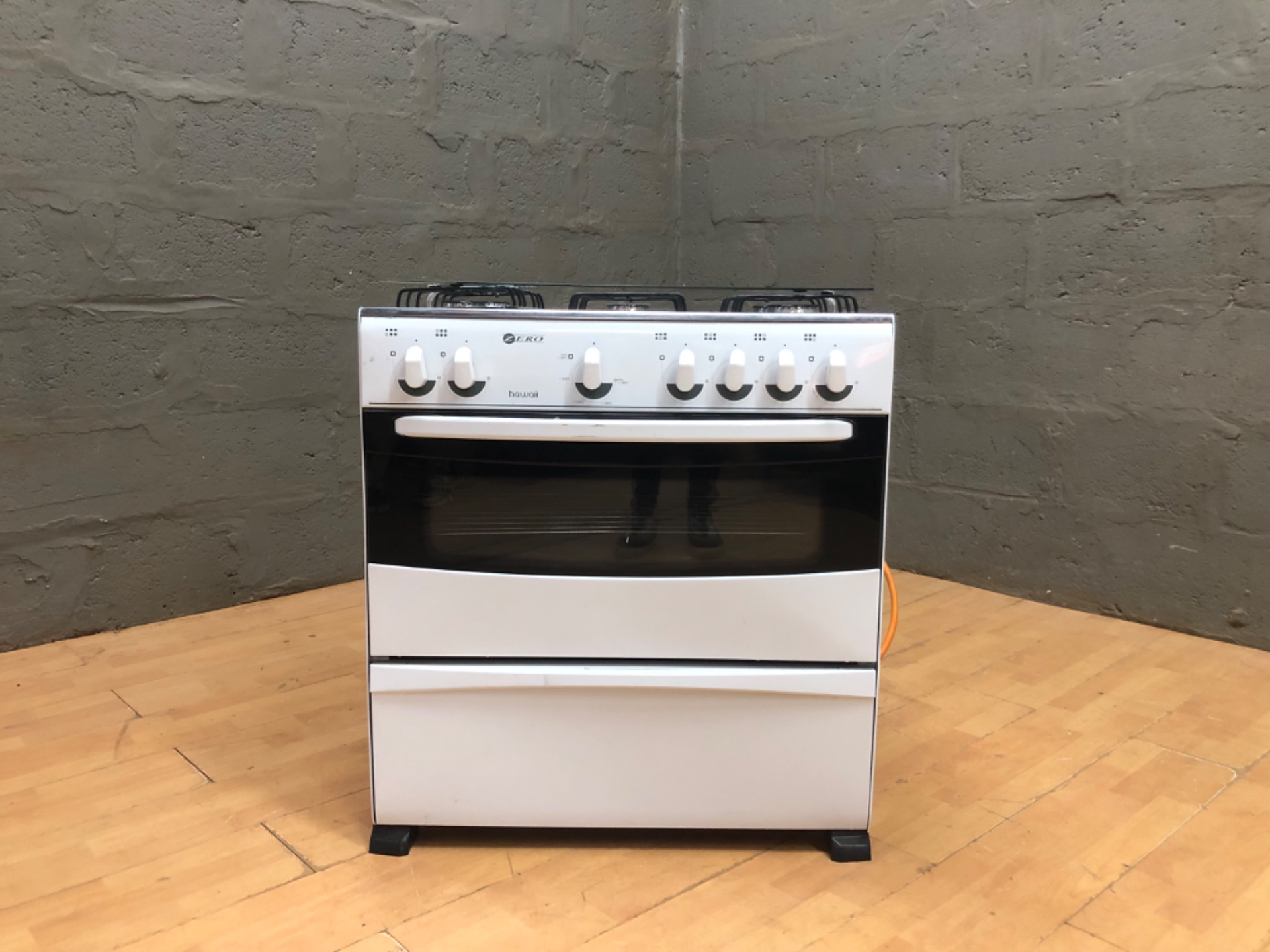 Zero 6003 LPG Freestanding Cooker – 5-burner, Oven, Glass Lid + Regulator & Hose