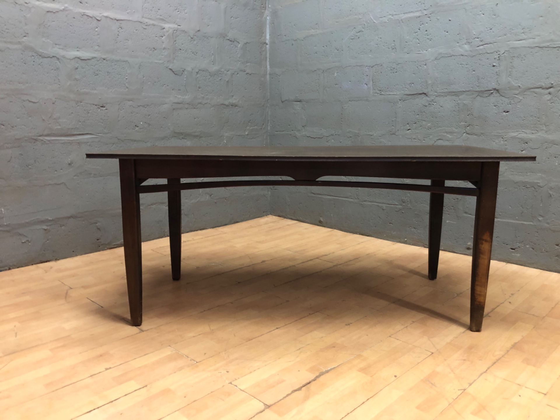 Rectangular Wooden Dining Table – 183 x 91 x 77 cm, fixed top, visible surface wear