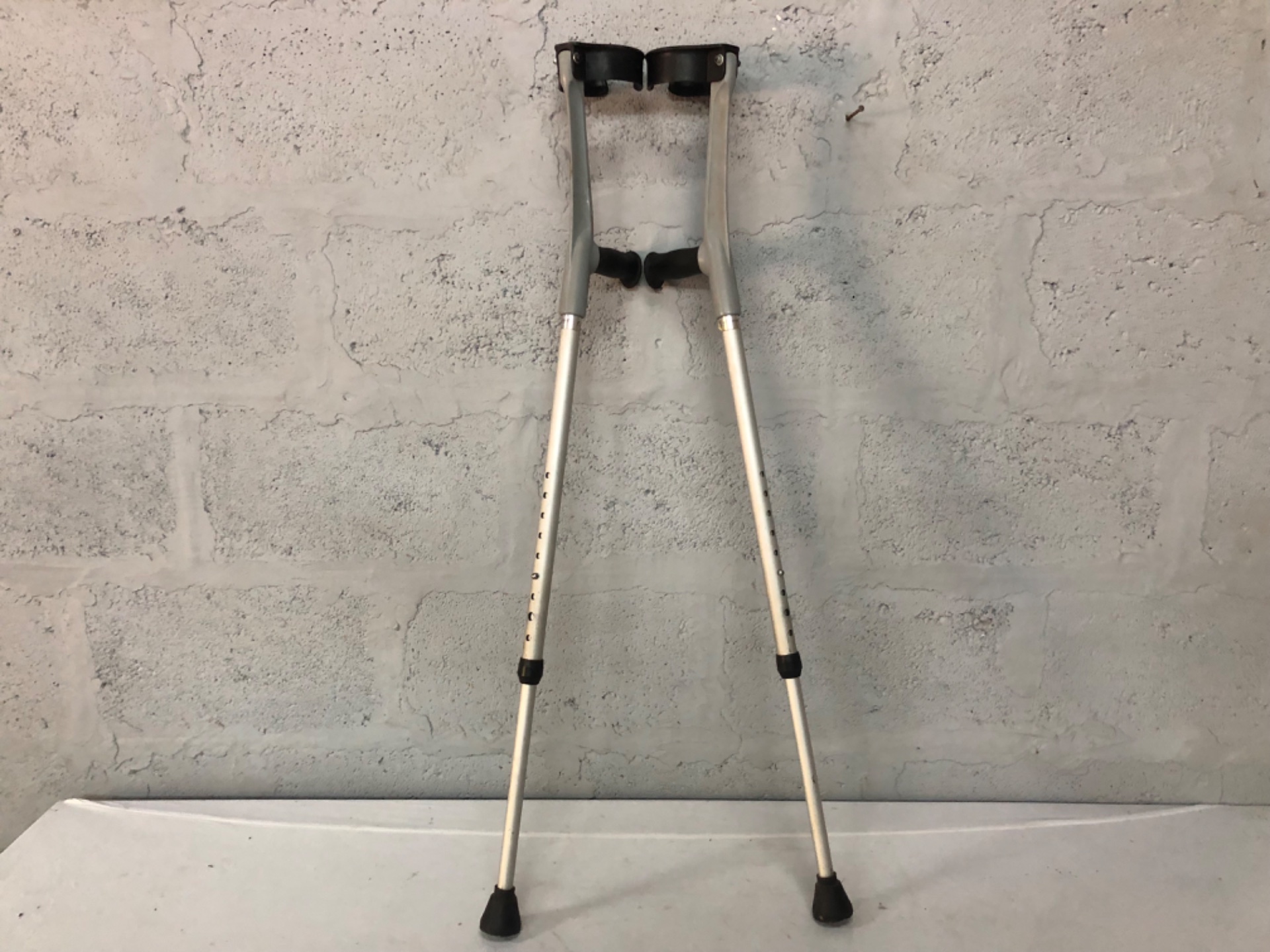 Pair of Adjustable Aluminium Forearm (Elbow) Crutches — 86–116 cm, Used