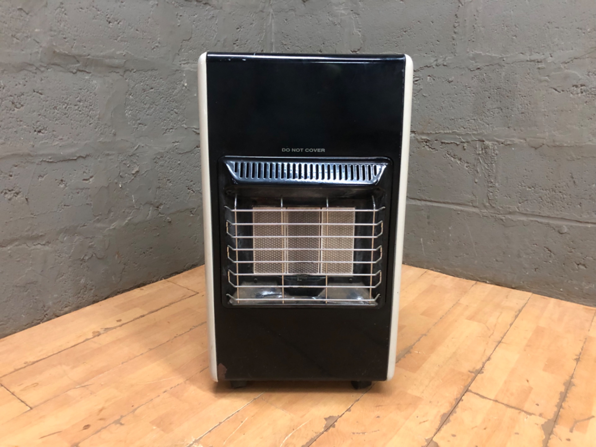 Portable LPG Radiant Gas Heater — Tested Working, Hose & Regulator Included