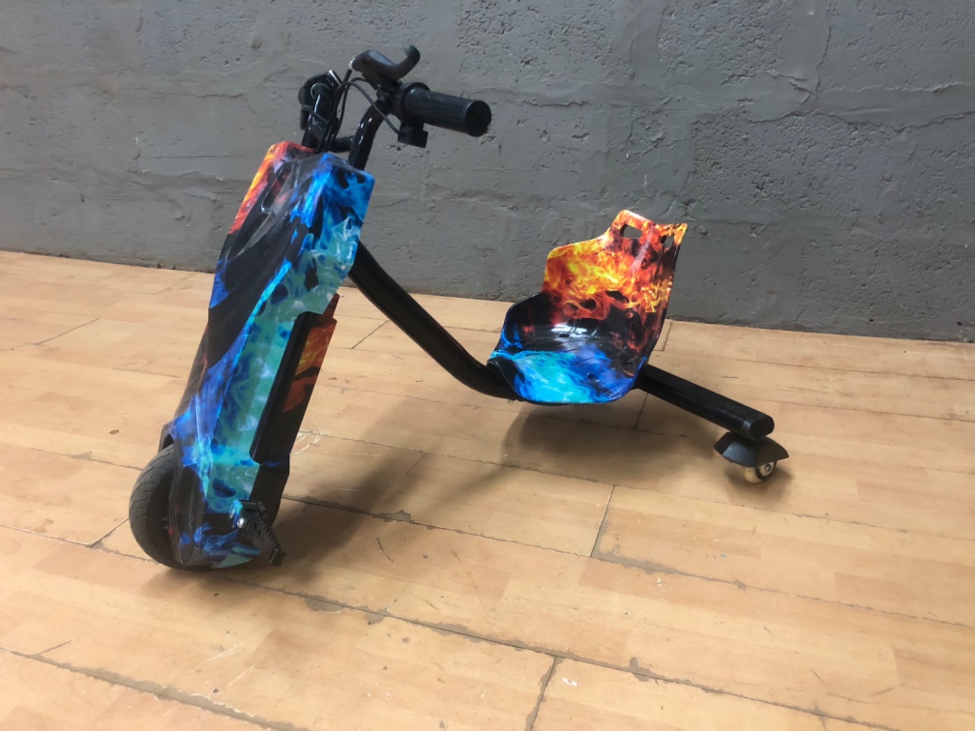 Electric Drift Trike – Battery & Controller Visible, Flame-wrap Body, Needs Key (  Untested)