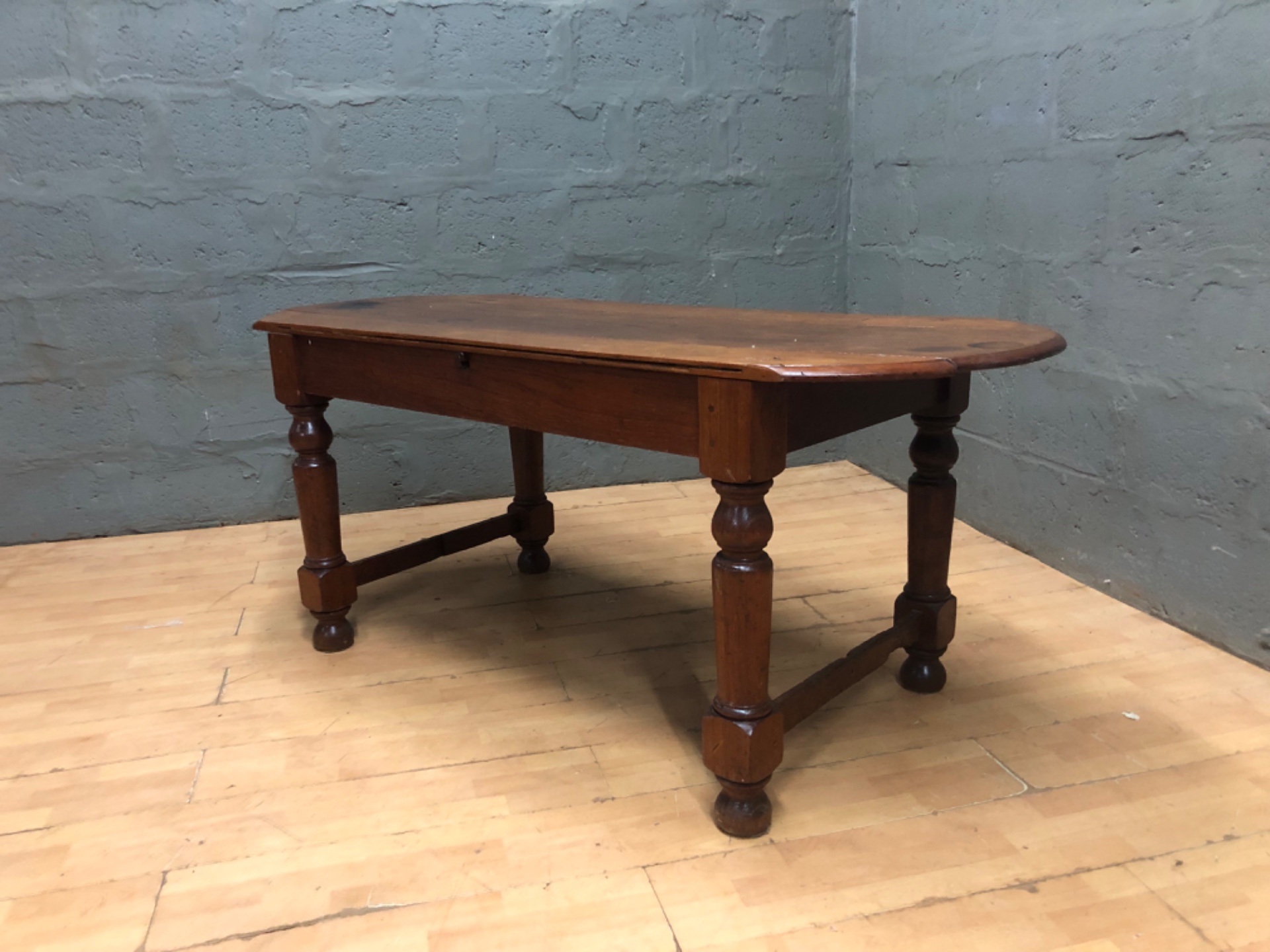 Long Solid Wood Console / Coffee Table with Turned Legs and Stretcher – 180 x 73 x 76 cm