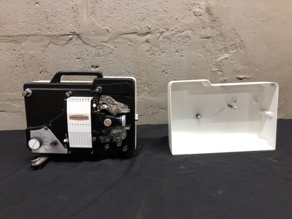 CINEMAX-8GF RS 8mm Film Projector — lamp included, case halves, working with faults
