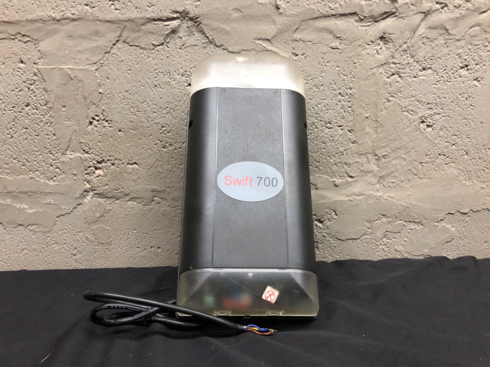 Swift 700 wall‑mount powered unit — hardwired (stripped wires), worked last time, used