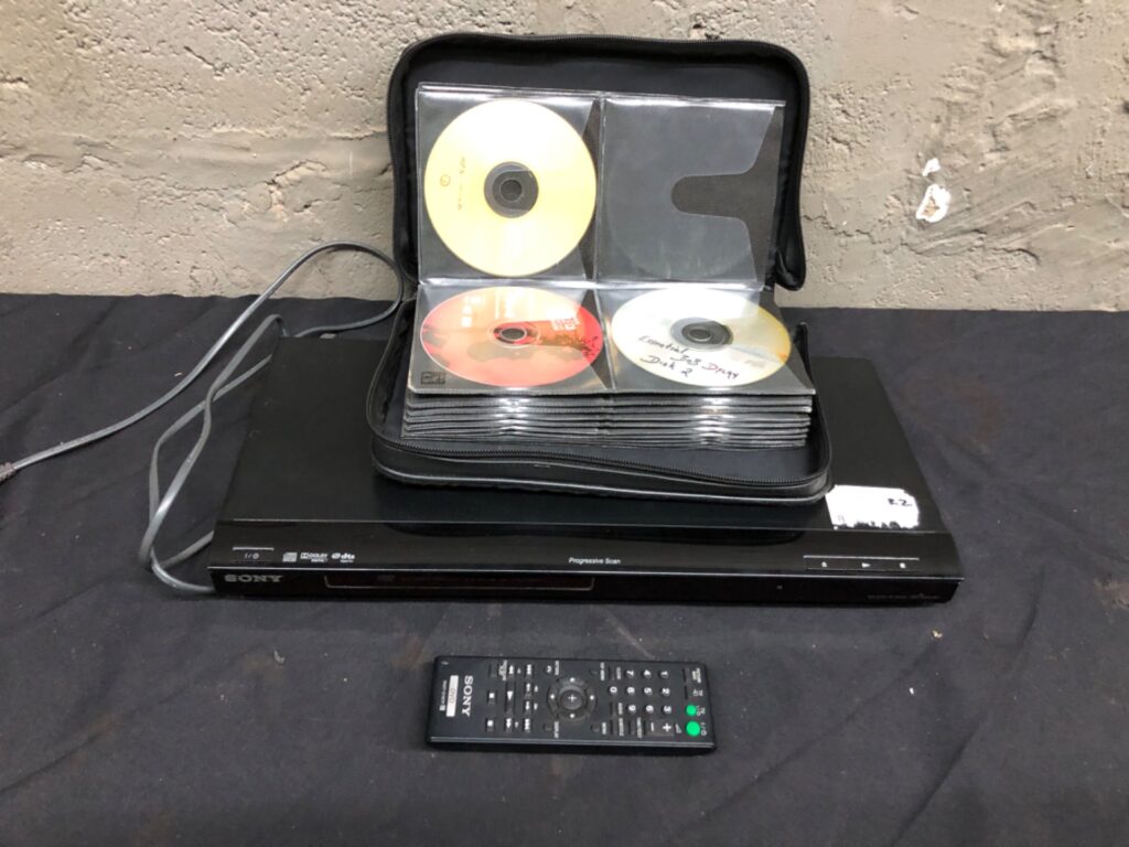 Sony DVP-NS518P DVD/CD Player + Remote, Power Lead & Zipped CD Wallet (Not Working)
