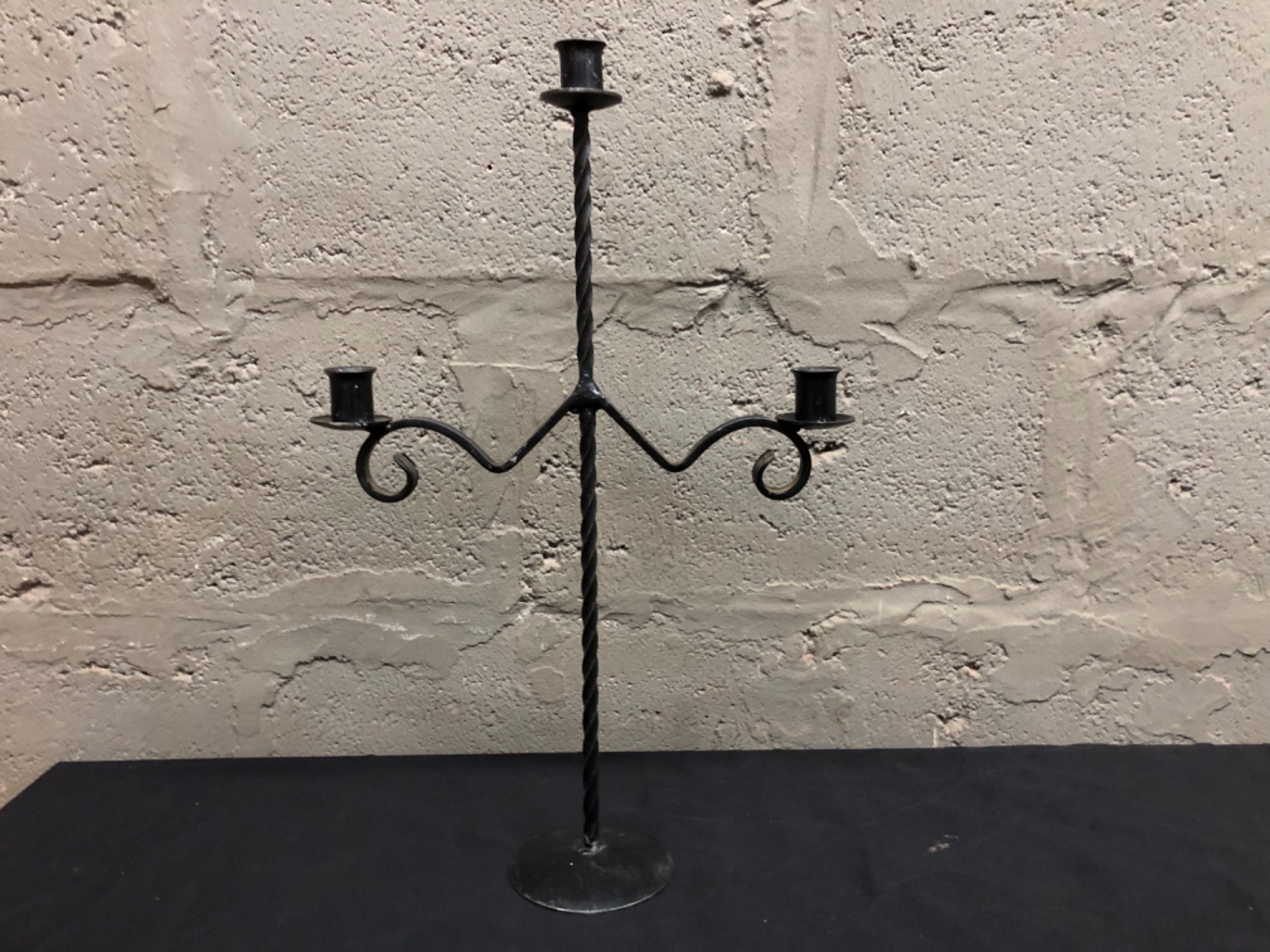 Wrought-iron freestanding 3-cup candelabra (black) – 54 cm