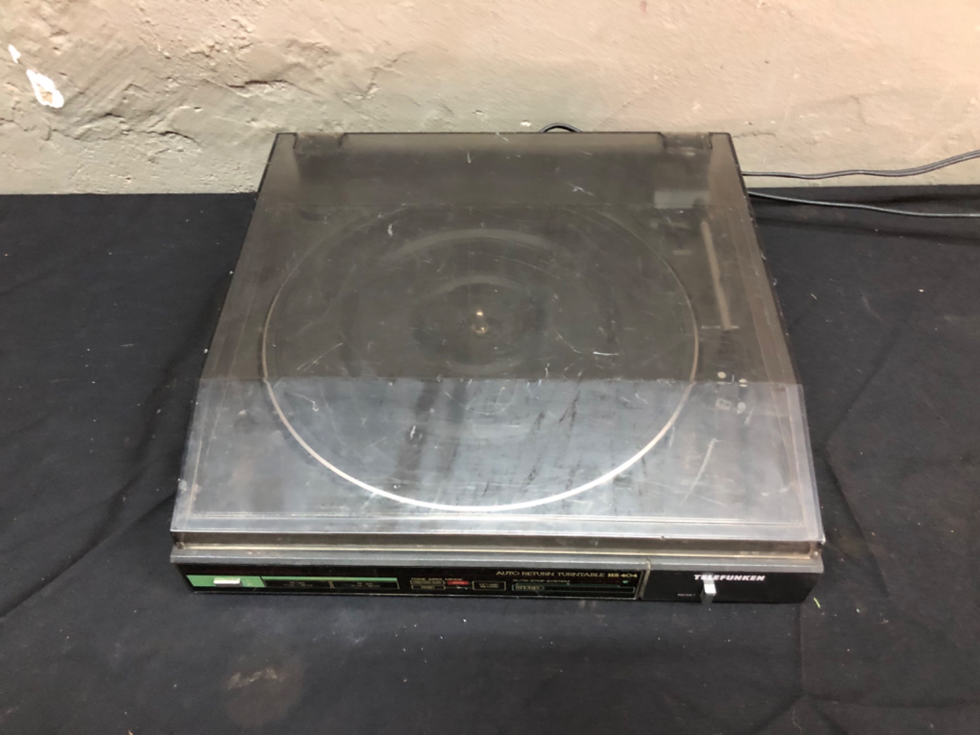 Telefunken HS 404 auto‑return turntable — tested, power lead & phono outputs, scratched dust cover