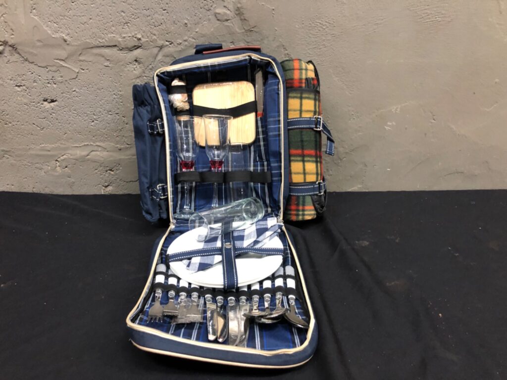 Canvas and Tent Picnic Backpack Kit — Complete 4‑Place Setting with Blanket, Cutlery, Glasses (Used)