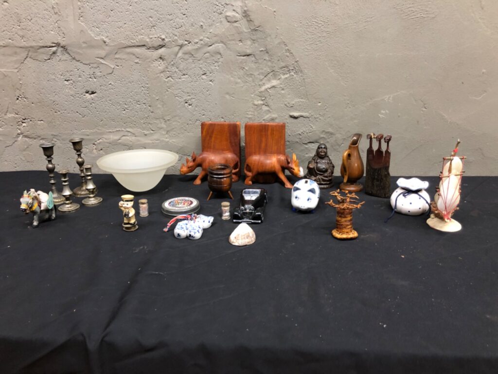 Mixed Lot of 23 Decorative Smalls – Wood, Ceramic & Metal Trinkets (Pair of Rhino Bookends Included)