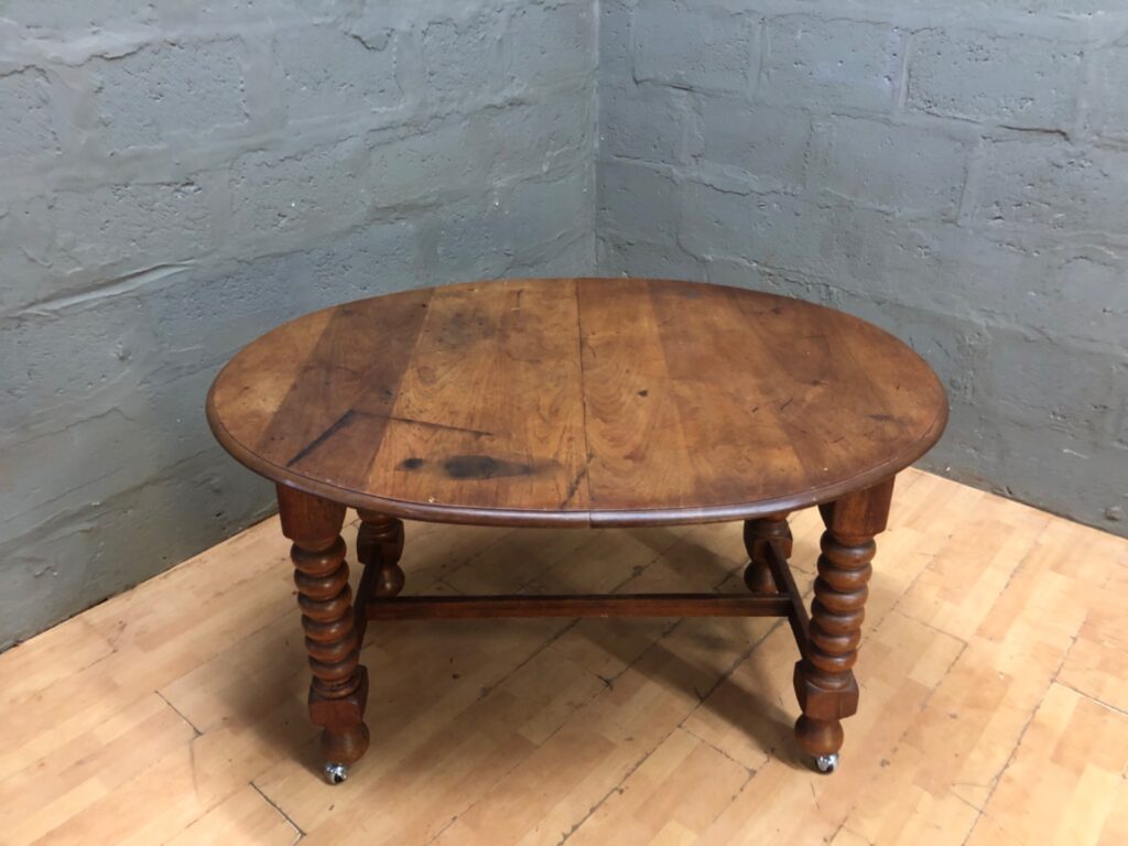 Oval Bobbin-turned Low Table with Casters — 103 x 138 x 82 cm (Used)