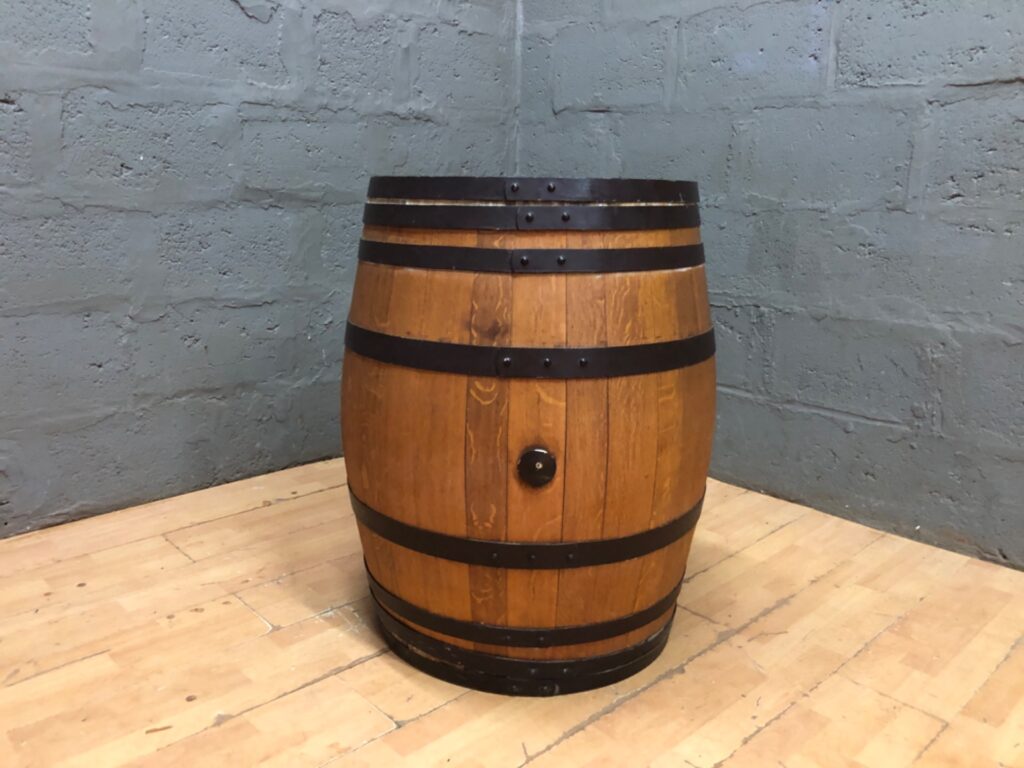 Wooden staved barrel with metal hoops & side bung — H 88 cm x Ø 60 cm