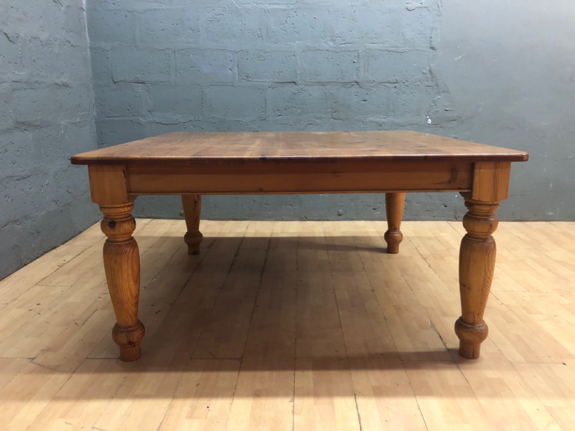Low Oregon Pine Table with Turned Legs — 150 x 150 x 77 cm, Rustic Used