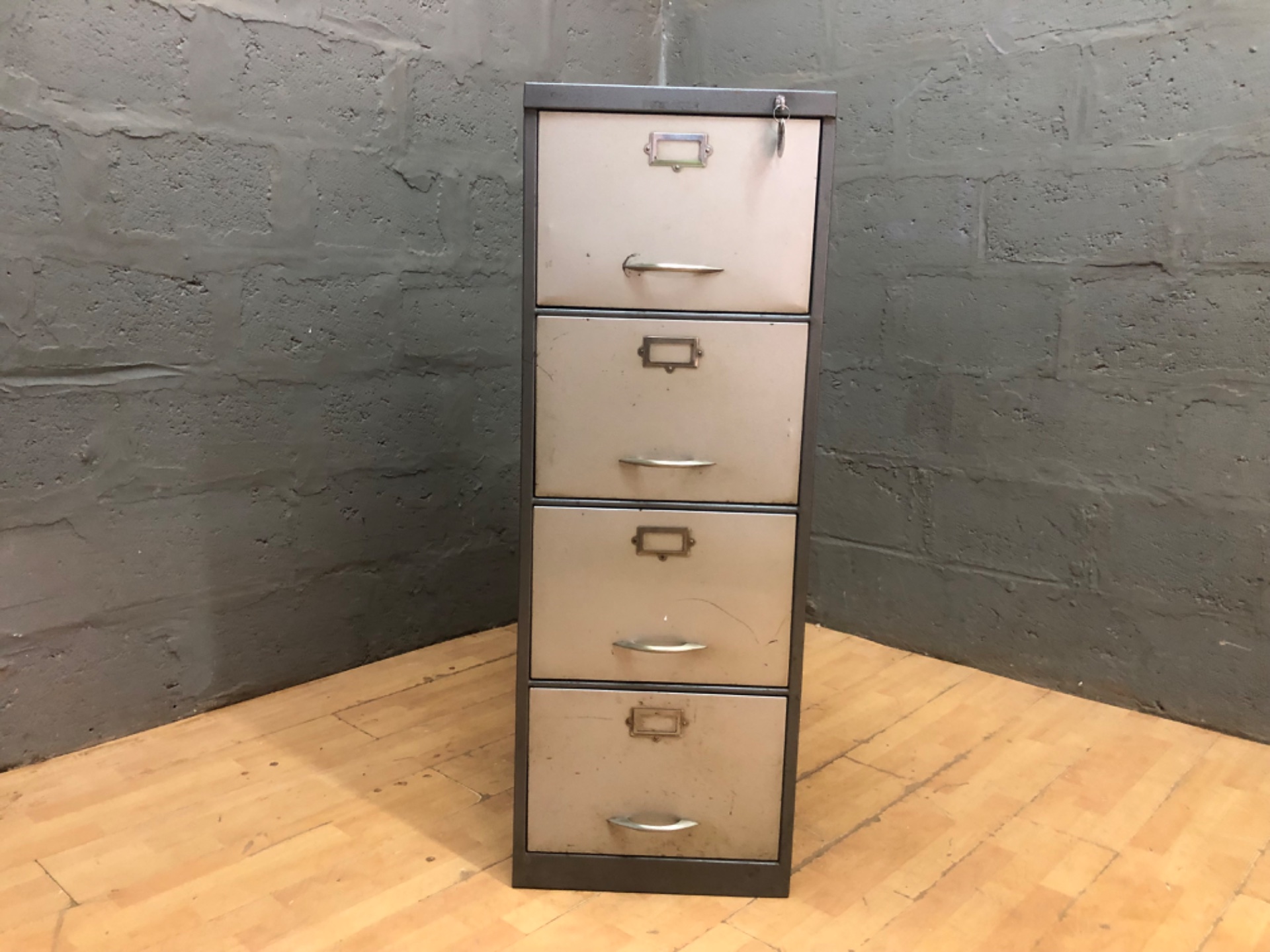 5‑Drawer Metal Filing Cabinet – Lock & Key, Drawers Tested (131 × 63 × 47 cm)