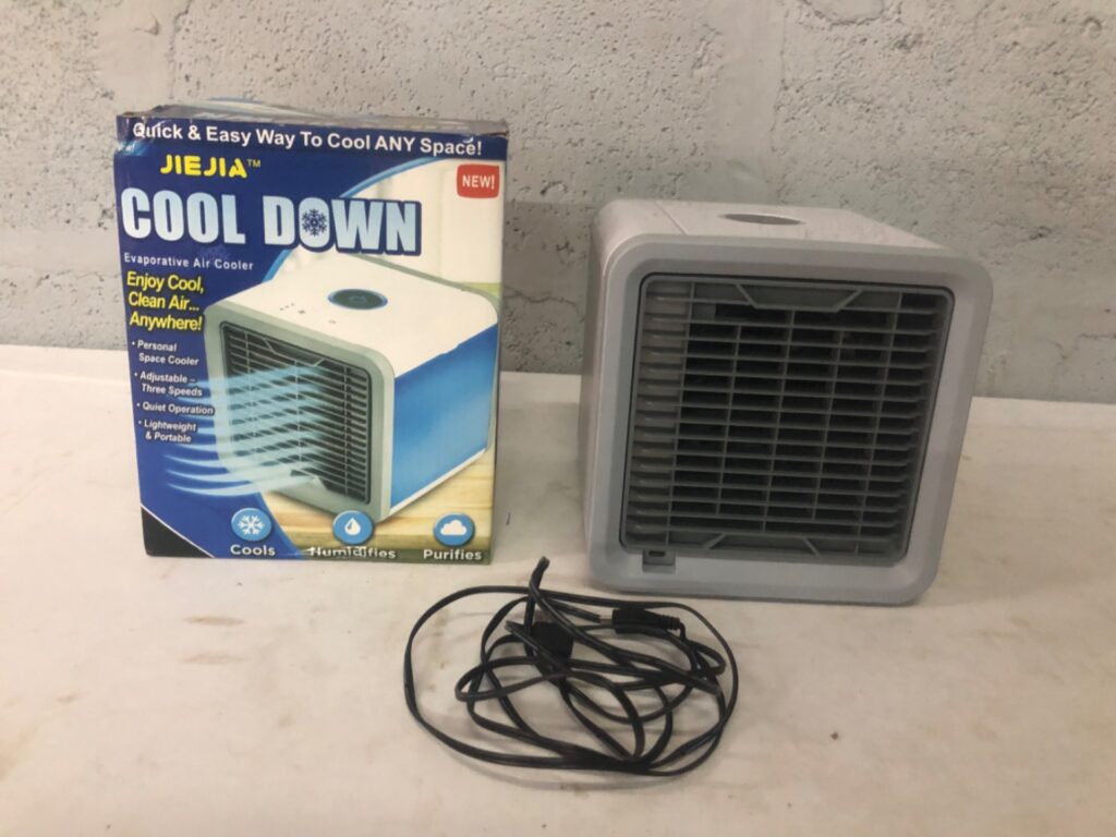 JIEJIA “Cool Down” personal evaporative air cooler — USB powered (working, 17 x 18 x 17 cm)