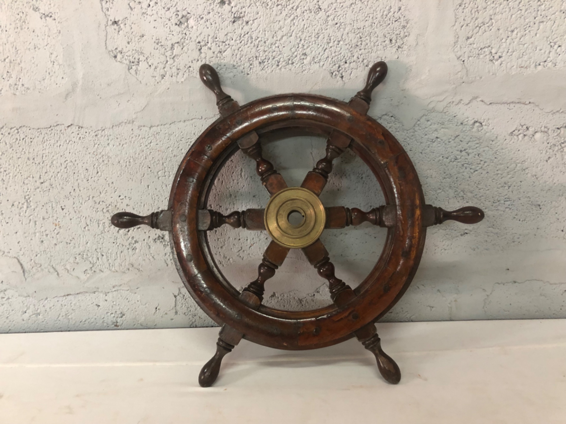 Decorative Wooden 8‑Spoke Ship’s Wheel with Brass Centre Hub — 48 cm