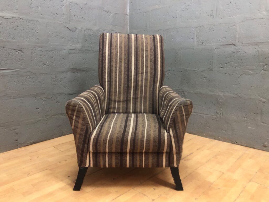 Striped high-back upholstered armchair — firm seat, striped fabric, wooden legs (117 x 75 x 87 cm)