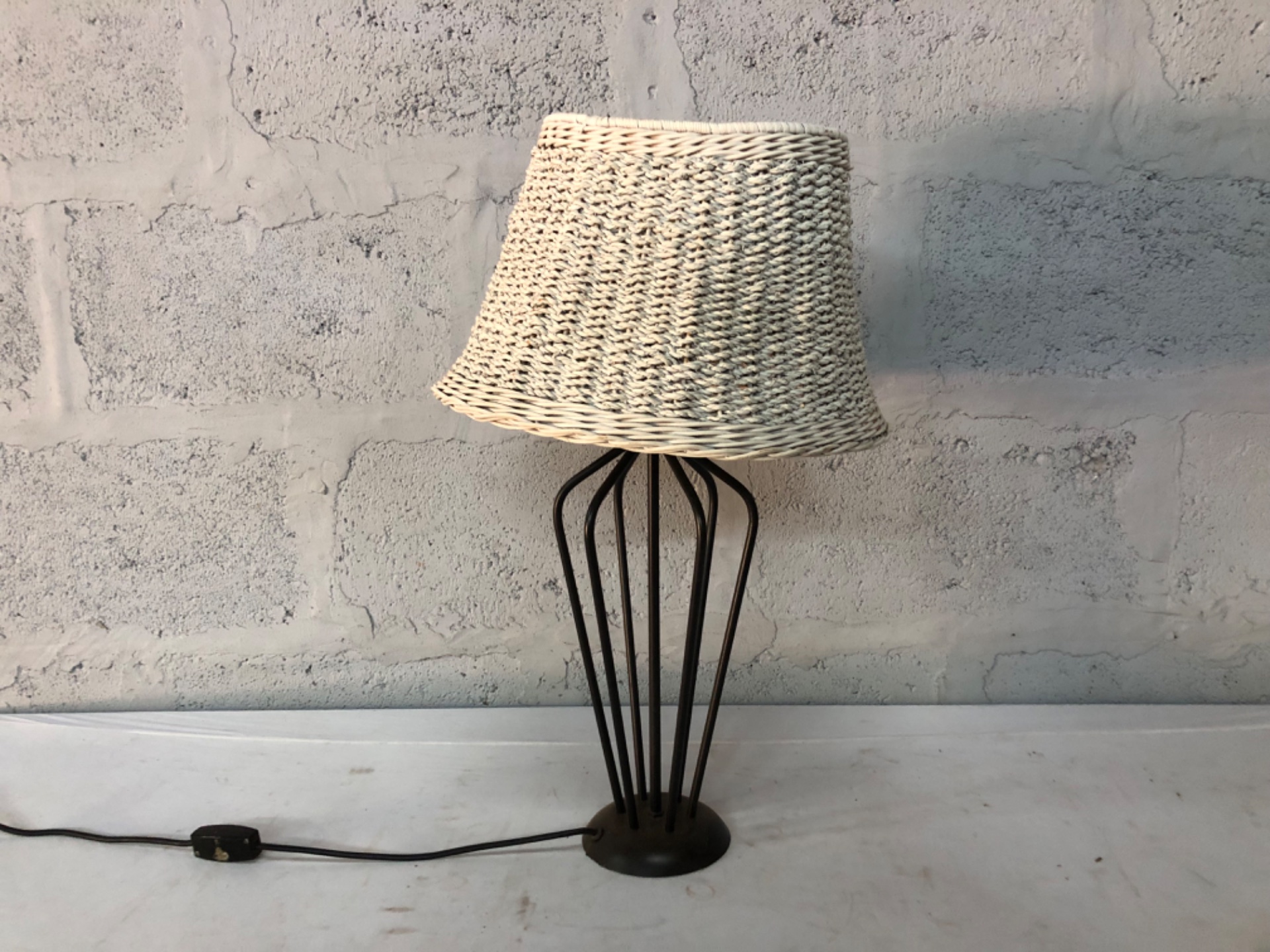 Woven rattan-style shade table lamp — metal base, tested working, bulb included (H: 61cm)