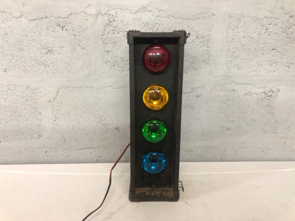 Vertical 5‑Lens Traffic / Signal Light — Mains Powered, Tested