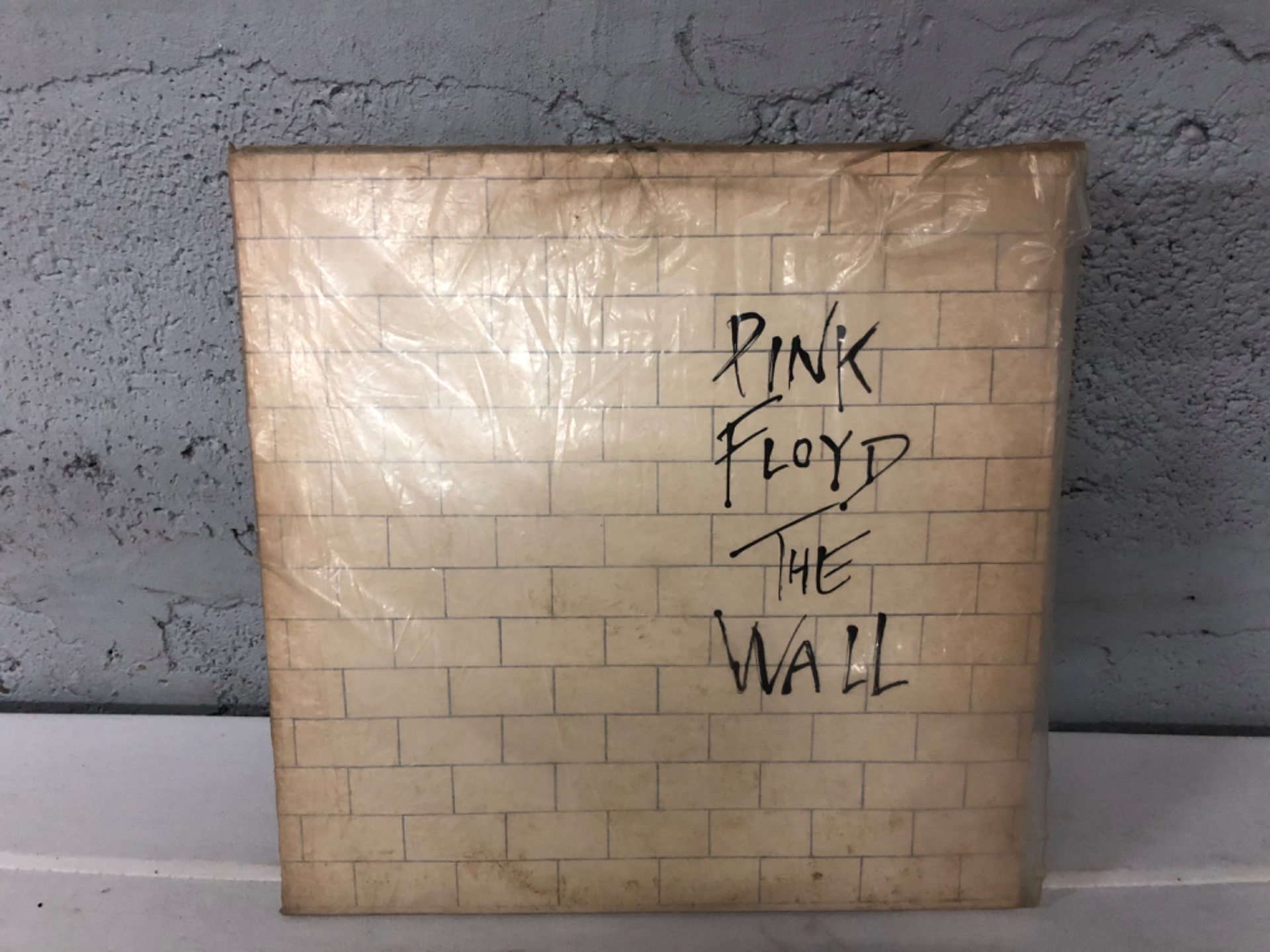 Pink Floyd — The Wall (double LP gatefold) — 2-disc set, shrinkwrap present