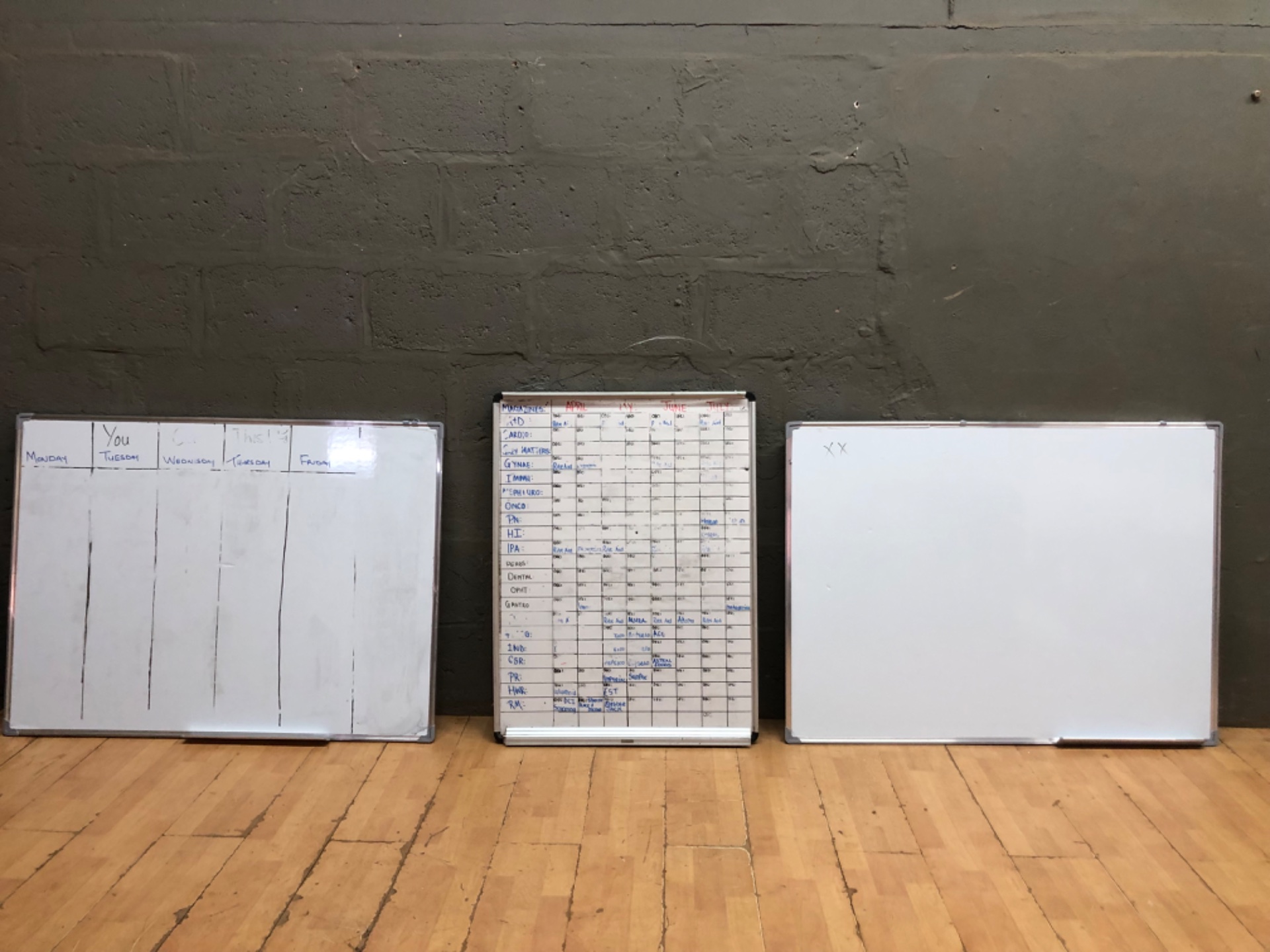 Lot of 3 Office Whiteboards – 2 x 121×91cm + 1 x 99×75cm — Aluminium Frames, Marker Trays & Hanging D‑rings