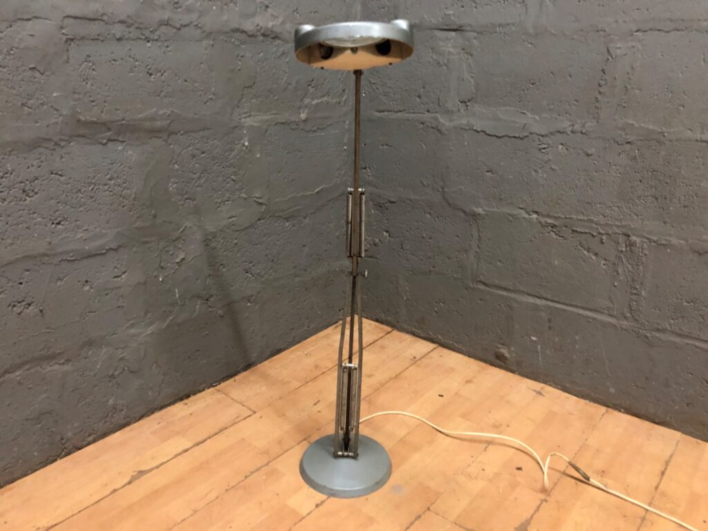 Adjustable Floor‑Standing Magnifier Lamp — 102 cm high, magnifying lens, adjustable articulated arm, weighted base (working)