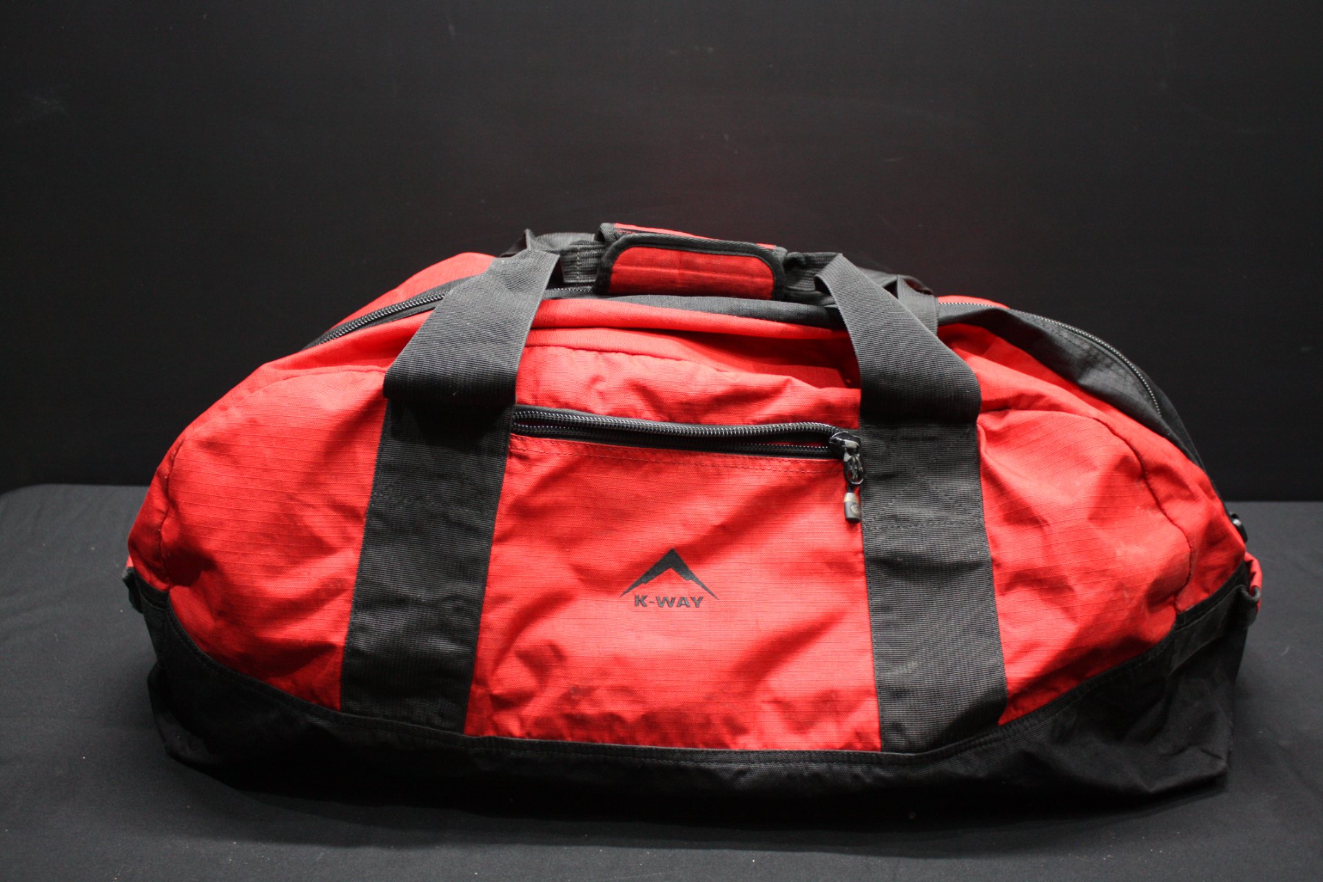 K-WAY Red/Black Duffel / Holdall – Used, Scuffed, Zippers Working, No Shoulder Strap