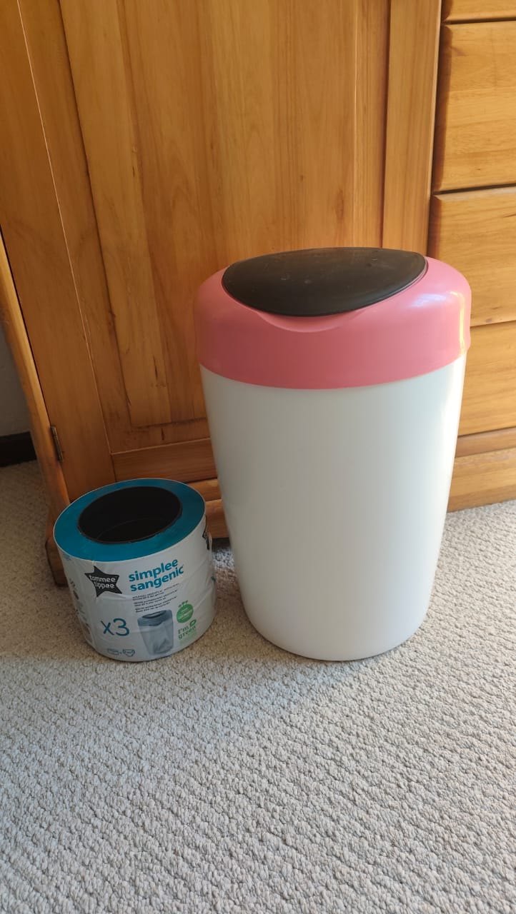 Pink Nappy (Diaper) Bin with Fitted Cassette + Unopened Tommee Tippee Simplee Sangenic Refill Pack