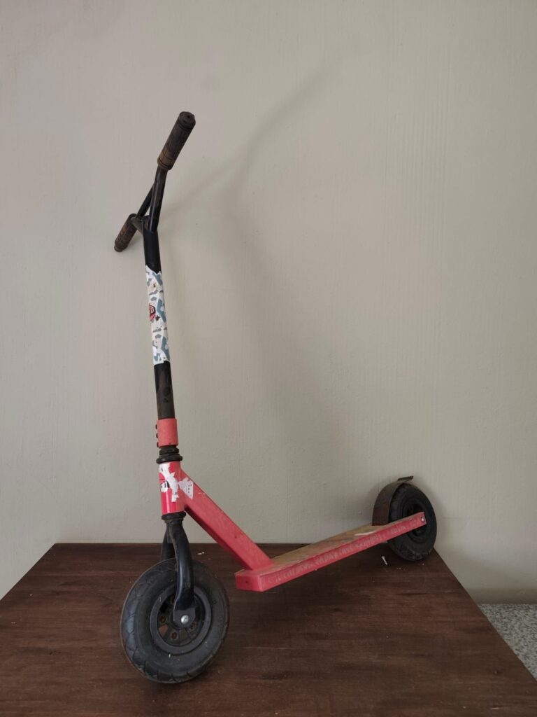 RAD Board Co. Kick / Push Scooter — Complete, well-used, working with faults