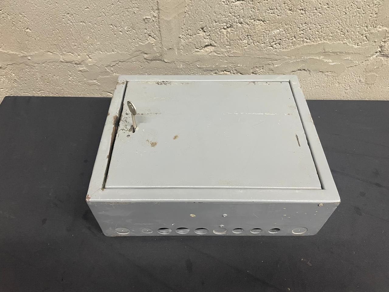 Lockable Metal Electrical Junction / Enclosure Box — Grey, Keyed (38 x 31 x 13cm)