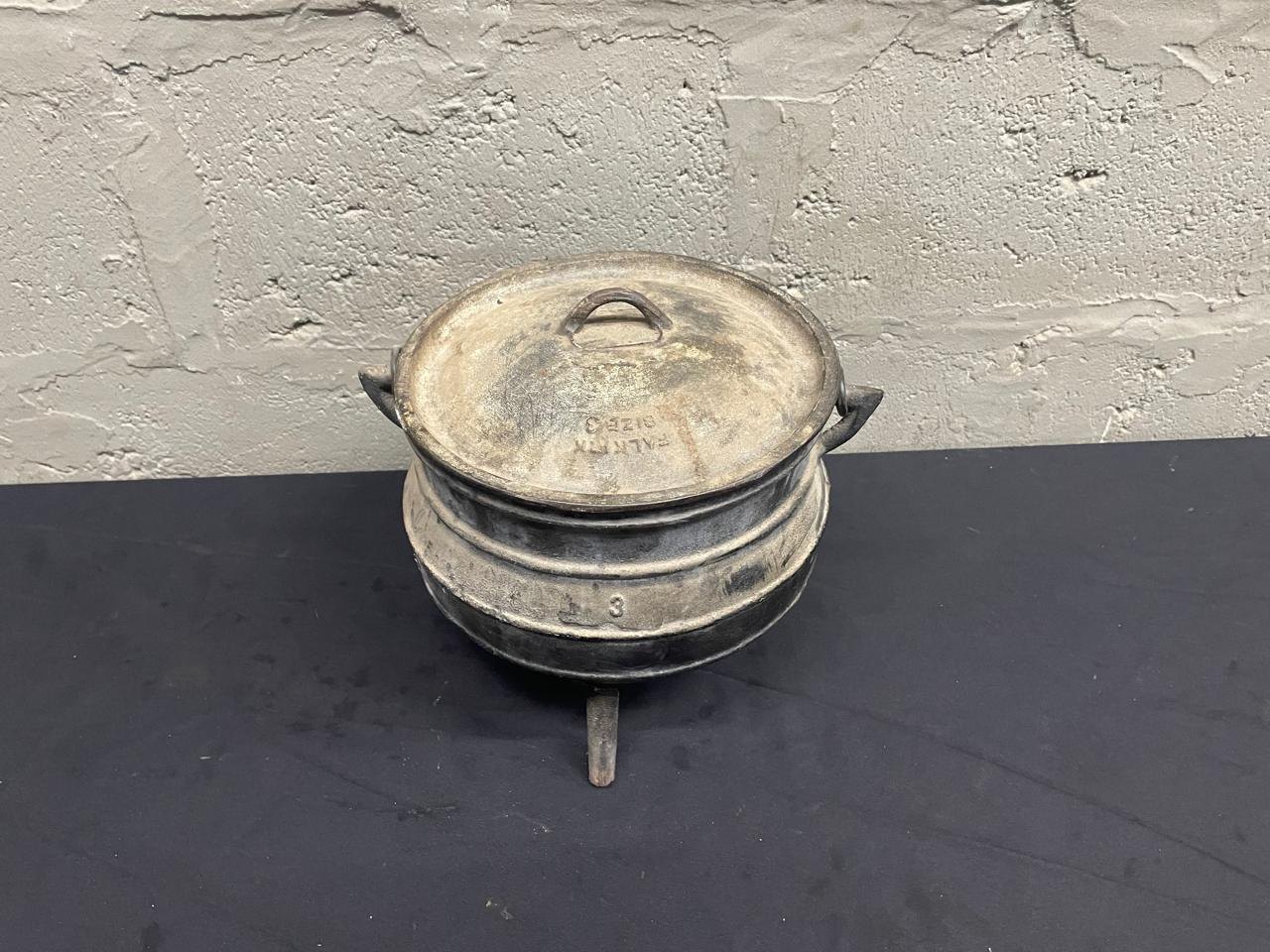 Three‑legged Cast‑Iron Pot (Pot No. 3) with Lid — Heavy Used / Not Food‑Safe