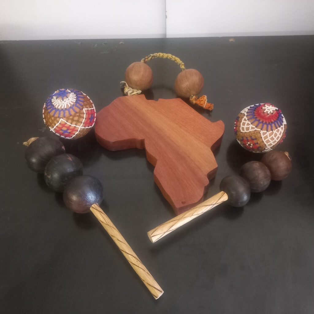 Timber Vintage Africa-shaped Wooden Plaque + Decorative Beaded Balls & Wooden Maracas — Used