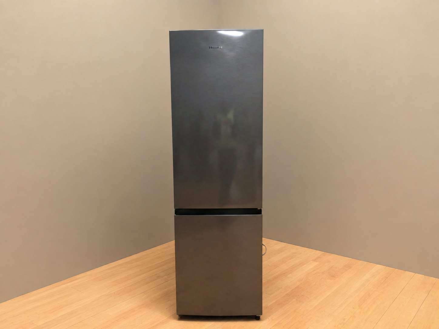 Hisense RD-35DC4SA (H370BIT) 264L Bottom‑Freezer Fridge – Clean Interior, Working, Minor Surface Marks