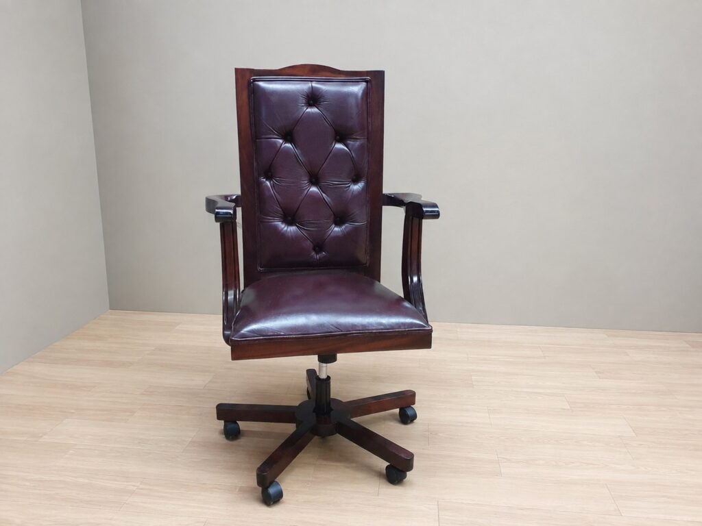 Tufted Leather High‑Back Swivel Office Chair with Wooden Frame & Working Gas Lift