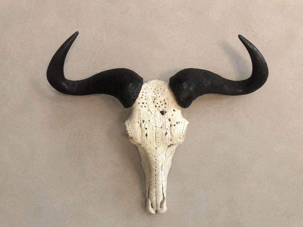 Carved Animal Skull Wall Mount with Original Dark-Painted Horns — Seller-Declared Real Bone/Horn, Hanging Bracket