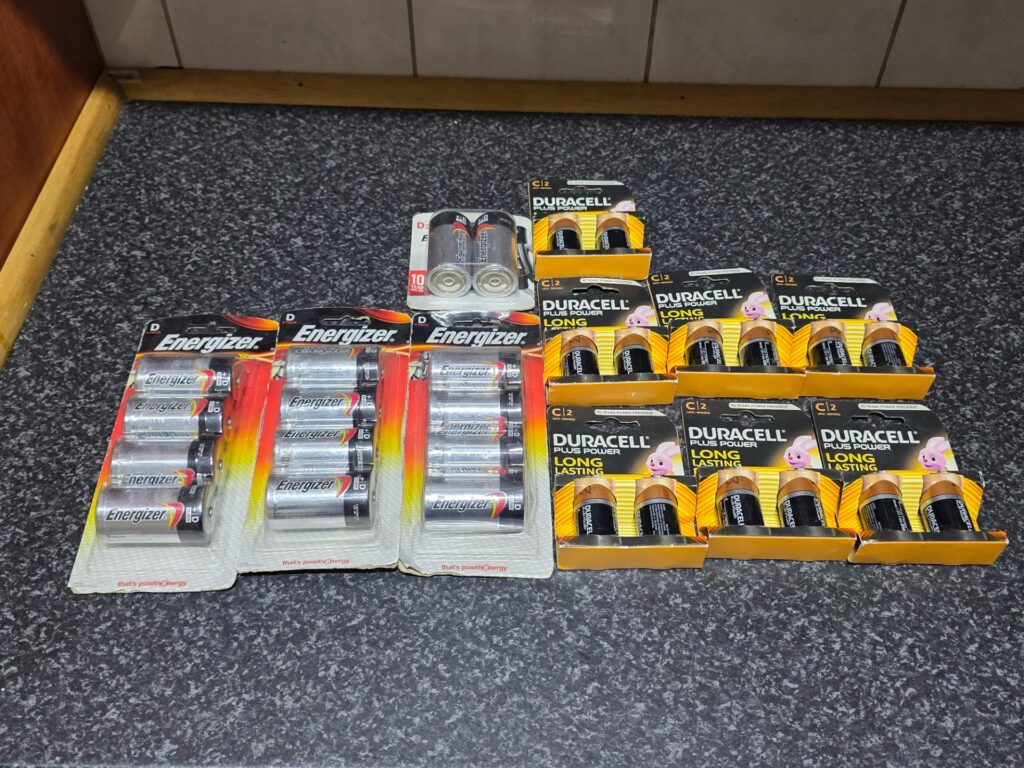 Lot: 28x Brand New Energizer D & Duracell C Batteries – Sealed Retail Packs