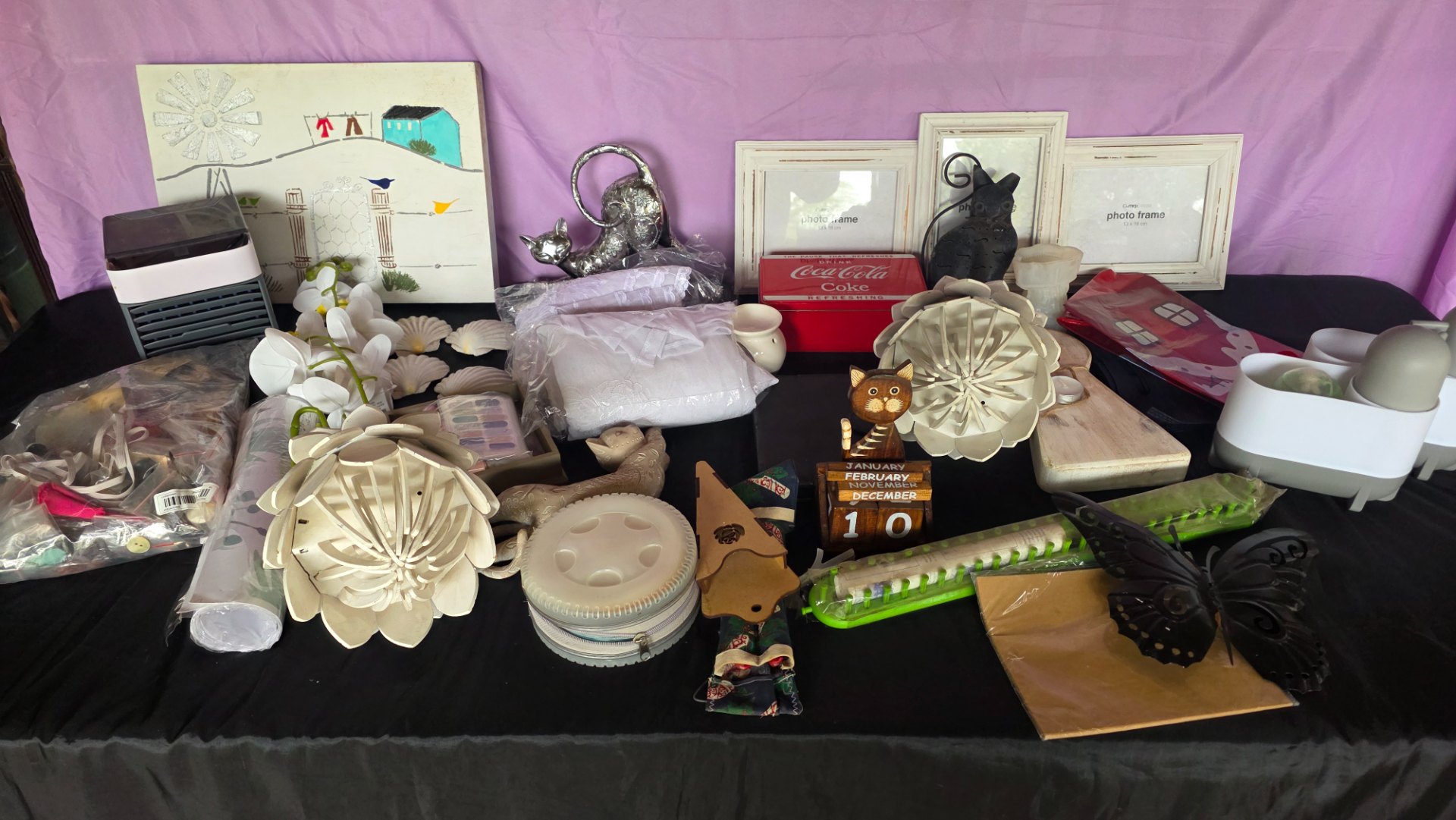 Mixed lot of home décor & small household items — evaporative cooler (untested), frames, tins, textiles & ornaments